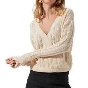Astr The Label Long Sleeve Wrap Front Pointelle Sweater Cream Size XL